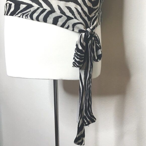 Easel of Los Angeles Fine Gauge Knit Zebra Blouse - Picture 3 of 4